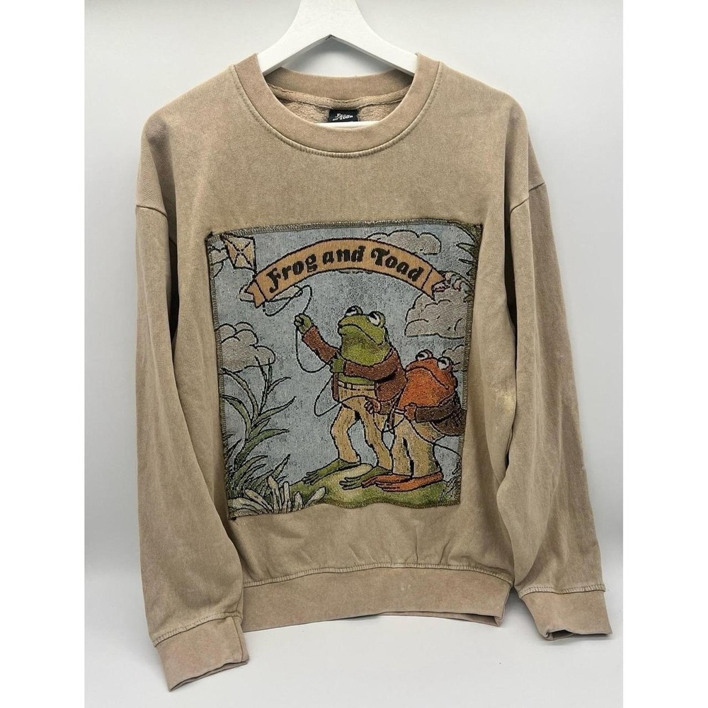 Frog and Toad Best Friends Beige Vintage Tapestry Graphic Crewneck Sweatshirt